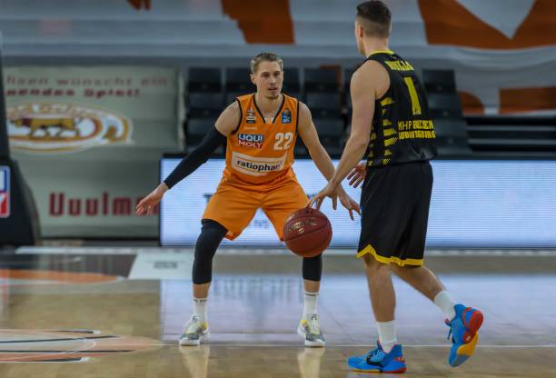 更迭频率极 更迭频率极